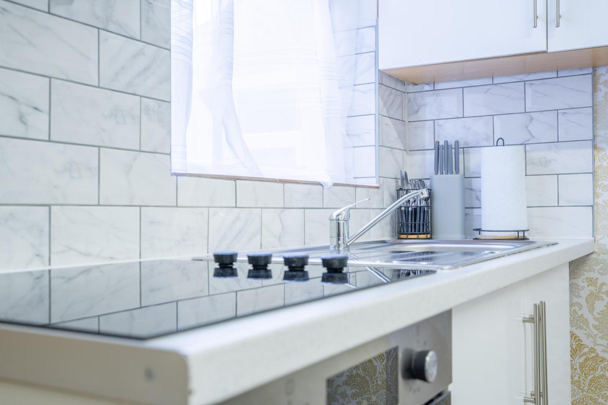 Stayzed E: Stylish City Centre House with Free WiFi and Parking Nottingham Exterior photo