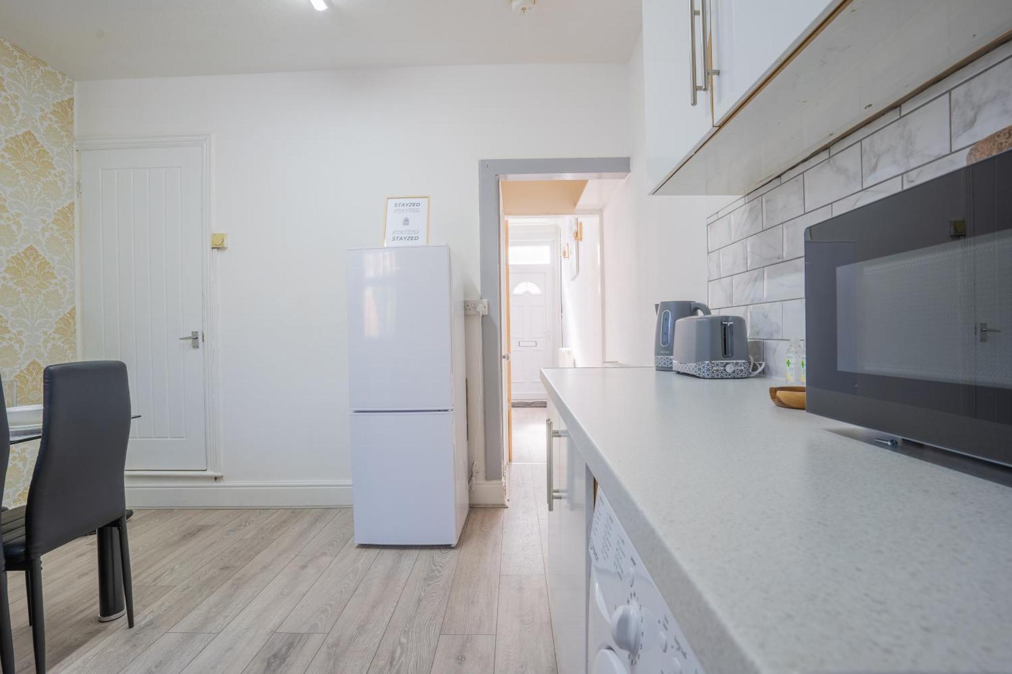 Stayzed E: Stylish City Centre House with Free WiFi and Parking Nottingham Exterior photo