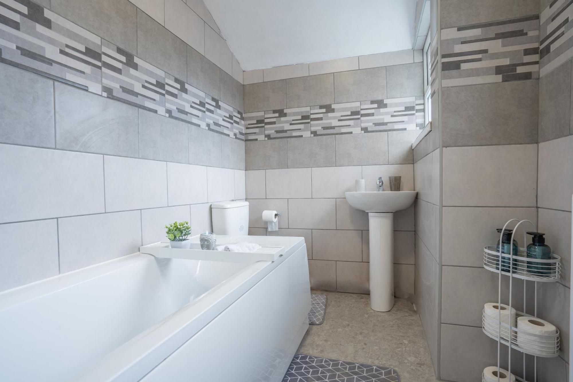 Stayzed E: Stylish City Centre House with Free WiFi and Parking Nottingham Exterior photo