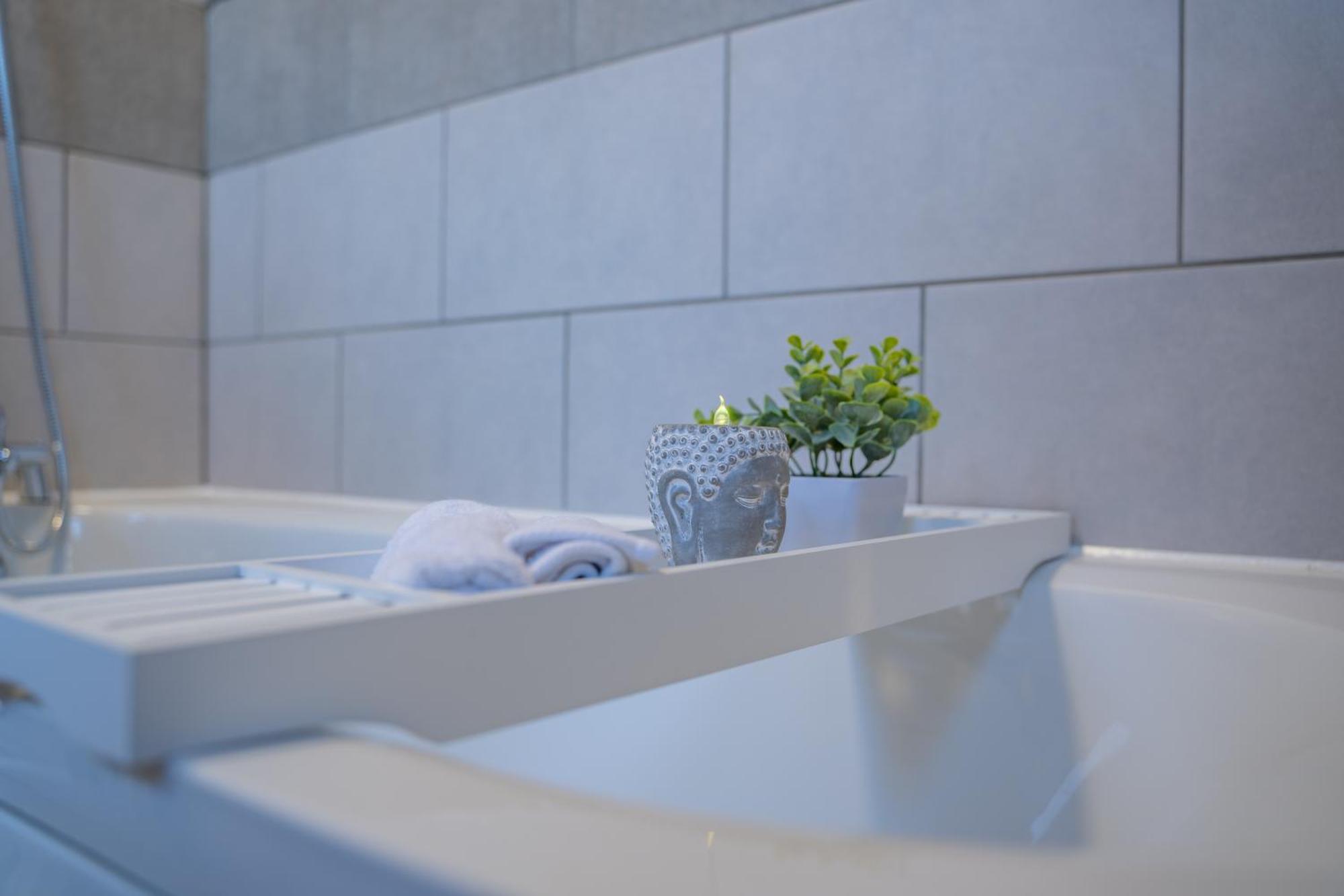 Stayzed E: Stylish City Centre House with Free WiFi and Parking Nottingham Exterior photo